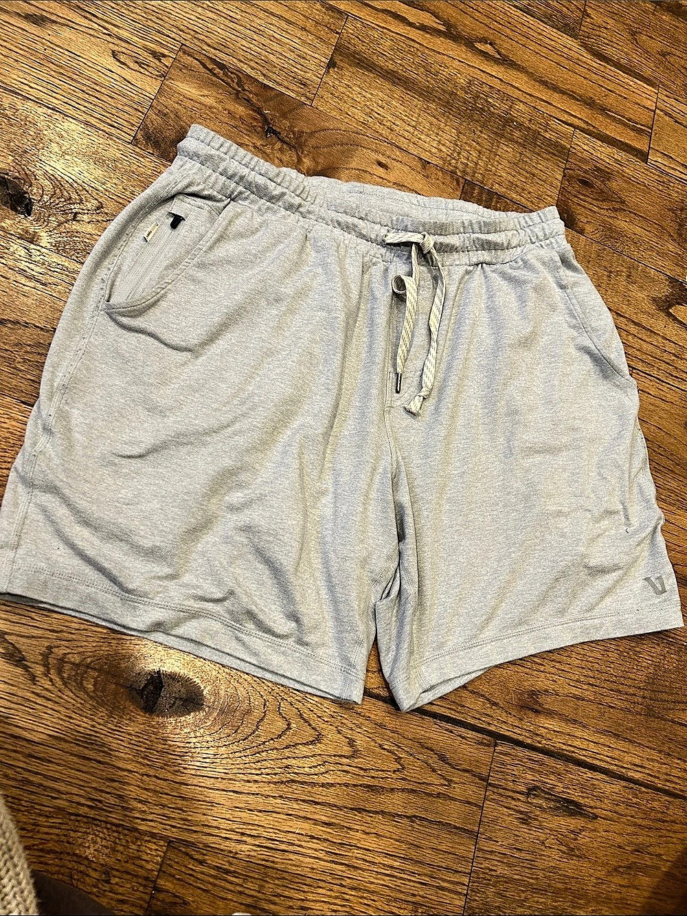 Vuori Kore Short Athletic Shorts Gray Size Large